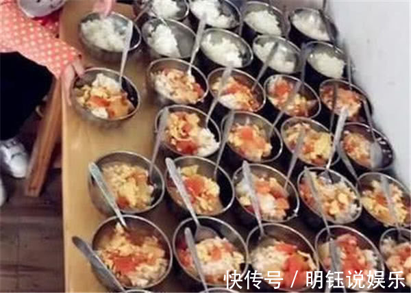 家长群|幼儿园老师把孩子的伙食照发到家长群里炸锅了,怪不得回家不吃饭