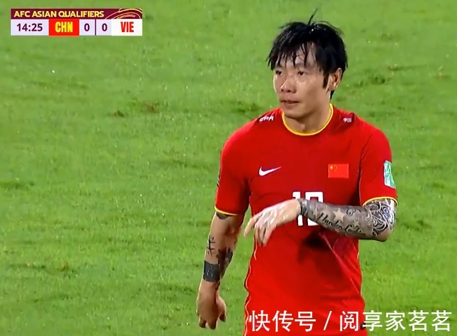 12强赛|上午9点,李霄鹏想通了!亮出最后底牌,曝41岁队长回归国足,创历史