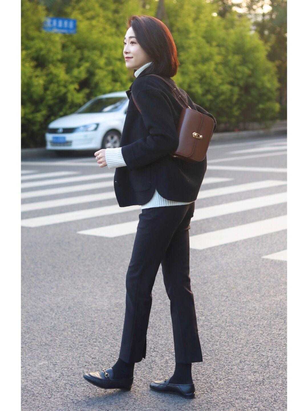 直筒裤 纯黑色直筒牛仔裤yyds!上班族、学生党都能穿,你也千万别错过