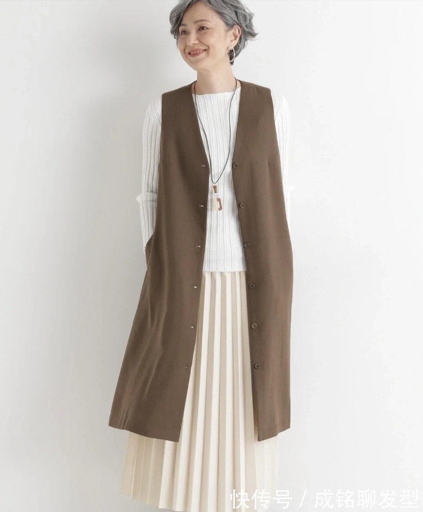 马甲 只要爱美年龄不是问题,这几位奶奶真是穿衣楷模,时尚不输同龄人