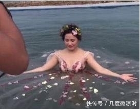 模仿|新娘站在海里模仿美人鱼拍照,看到成片之后,新娘大呼太漂亮了