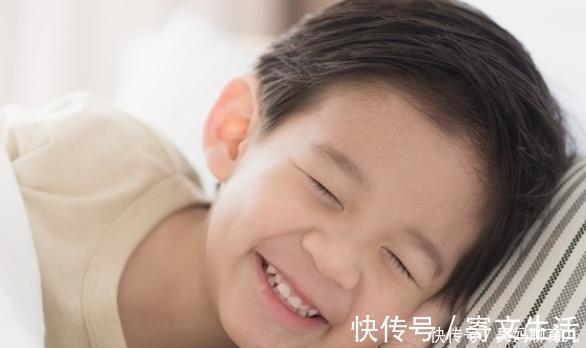 鞋子|“长个先长脚”,现在孩子普遍脚大,真能长高个吗看后就明白了