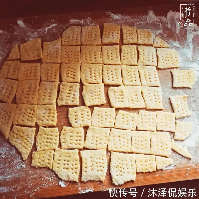  原料|小米锅巴制作详解原料便宜操作简单，可第一步就耗费了整整一夜