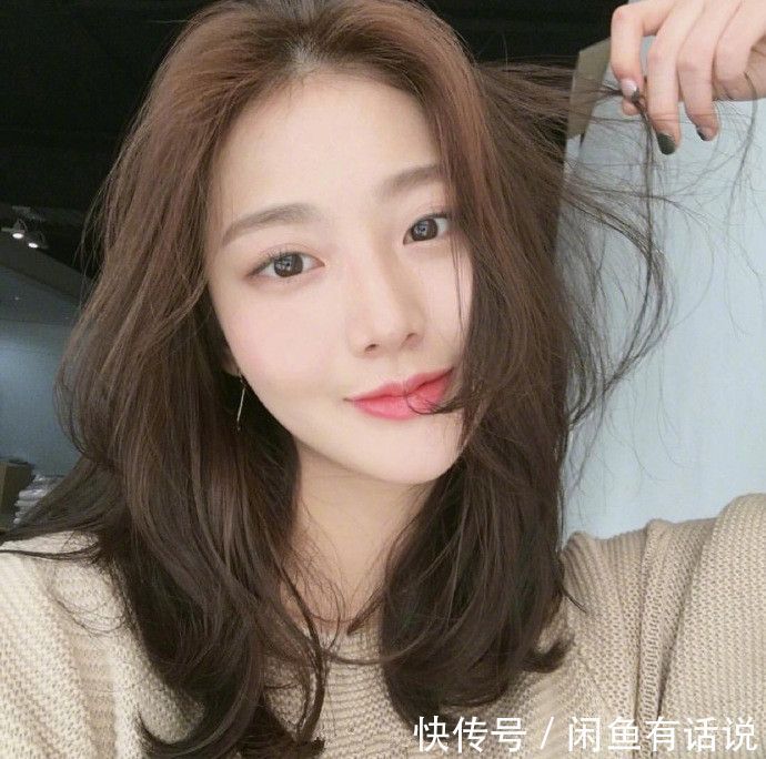 软发质 女人别总“披头散发”了,看博主对比就知道,披发和烫卷差别真大