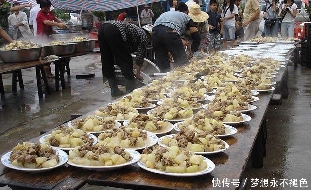  难得一见的乡村酒席，场面震撼