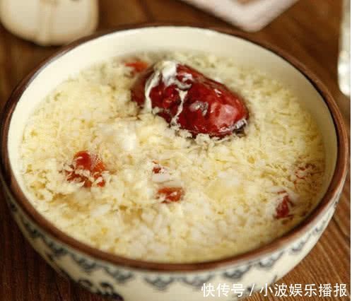 鸡蛋加一宝,比阿胶都养人,常吃淡雀斑去皱纹,月经准时来