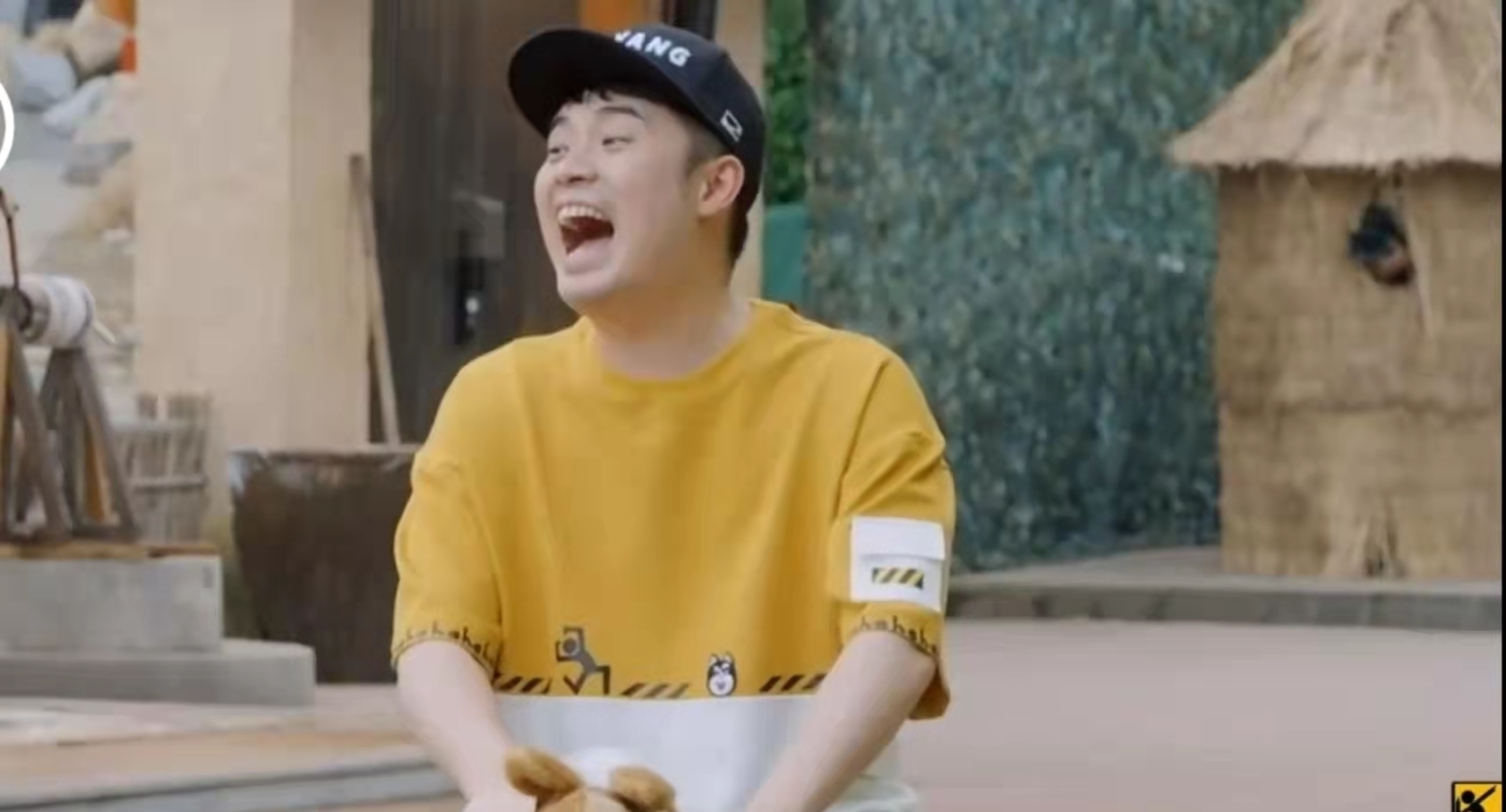 鹿晗坠马被吓成傻狍子,小马被陈赫压断气,兄弟pk玩赖最重要