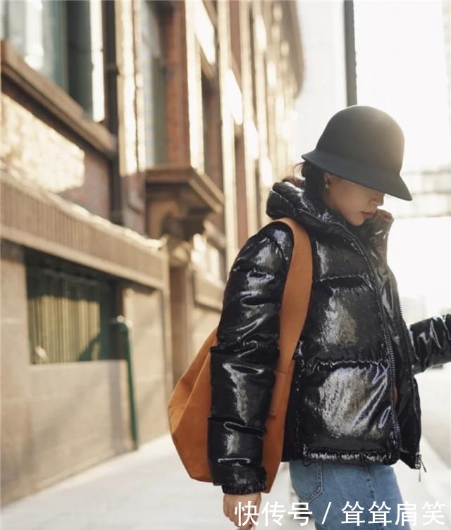 风衣|三木穿“枫叶色”皮质风衣告别秋天!温暖又复古的气息令人痴迷