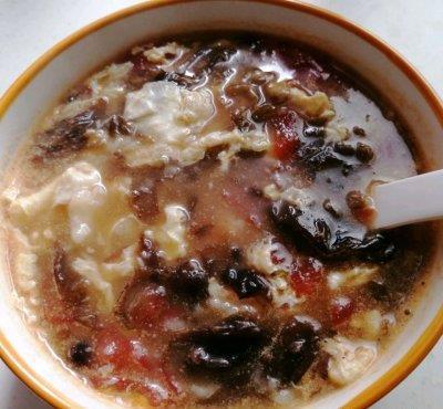 鲜香|西红柿鸡蛋疙瘩汤，营养丰富，鲜香味美