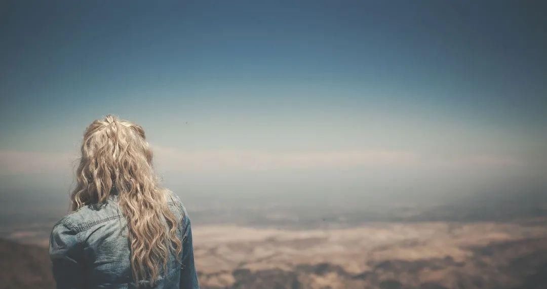 刘备 杨幂拒绝被节目组安排跳楼：真正的强大是从“认怂”开始的