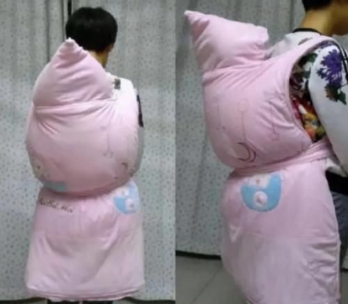 遛娃神器|有种偷懒叫“背娃出门”，家长认为很方便，其实可能影响骨骼发育