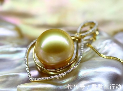 光泽度 珍珠作为有机宝石,那么你知道该如何分辨海水珍珠和淡水珍珠吗!