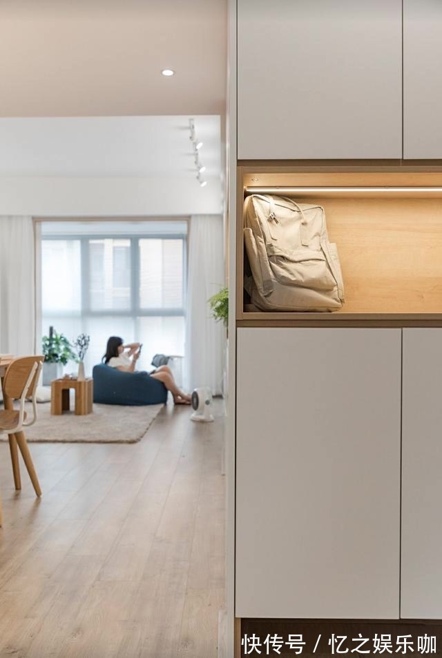 玄关|看了她家才知道,这才是年轻人想要的效果,简洁漂亮又实用