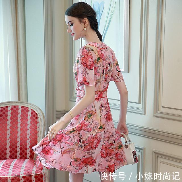 印花连衣裙|夏季必备的裙装,hold住各种场合