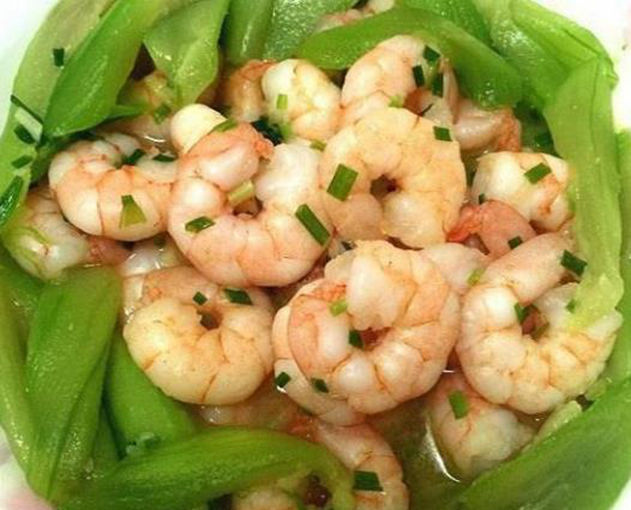 薏米|美食推荐苦瓜黑豆扇骨汤，油淋茼蒿，莲藕木耳炒肉片，丝瓜虾仁