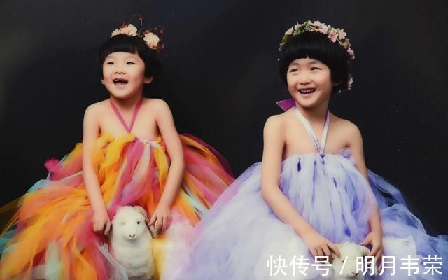 二宝|妹妹刚入幼儿园,哥哥在大班赶来''慰问'',兄妹相见的场景太暖心