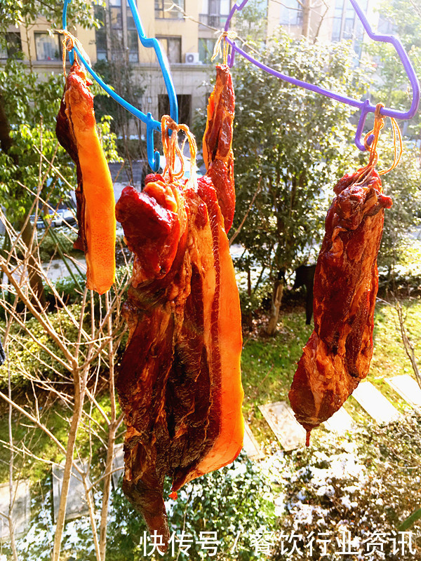 好吃|过年不准备点腊肉可不行,家庭版腊肉,色泽红润非常好吃!