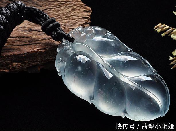 翡翠挂件如何搭配挂绳会更好看?