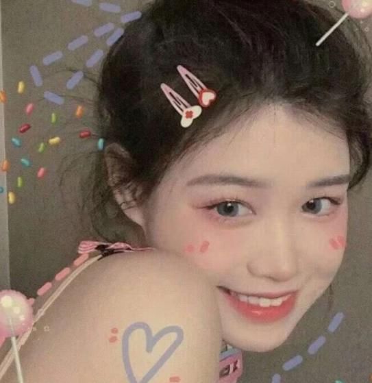 标志|00后女生脸上有3标志,是标准“仙女脸”,全中坐等桃花爆棚