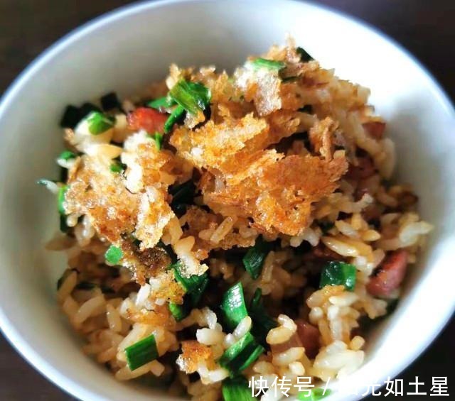 腊肠炒饭|腊肠炒饭,简单营养又好吃!