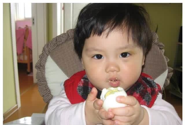 蛋黄|鸡蛋营养好,但是给小宝宝吃鸡蛋,这几件事“做错”伤害健康