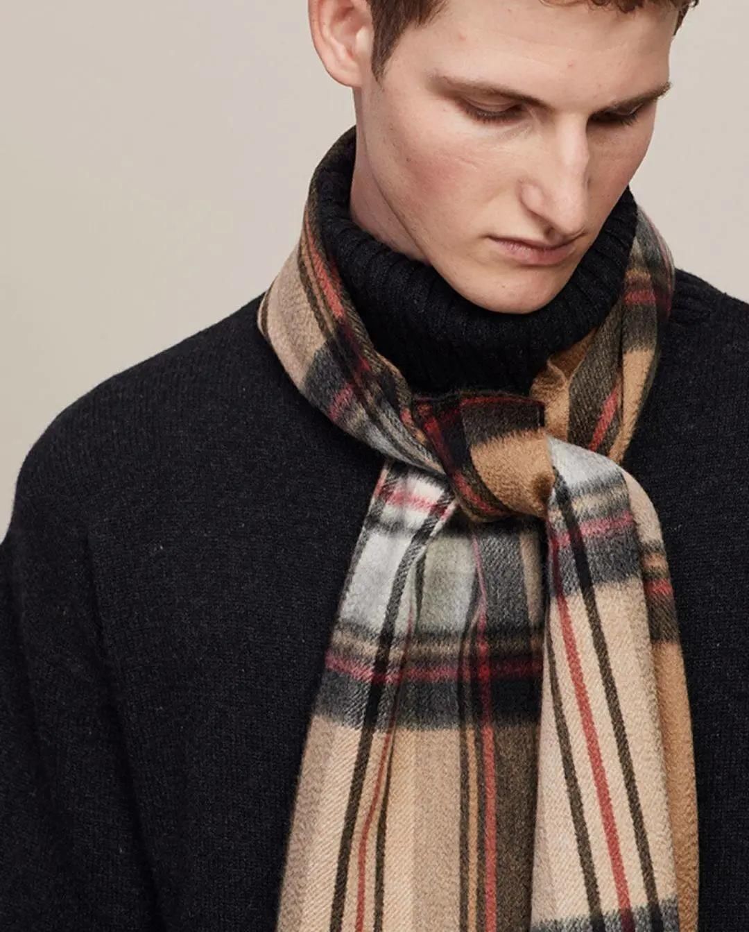  山羊|还在冲 Burberry？它才是更有“性价比”的羊绒围巾