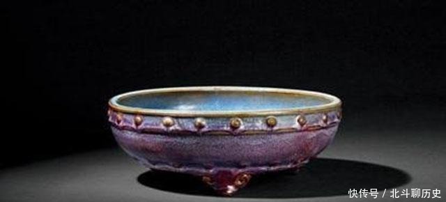 收藏家|老农干活时捡到一个“烟灰缸”,收藏家用4块钱换走,卖了180万