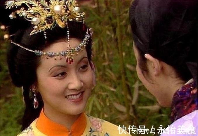 王夫人$红楼梦:黛玉刚进荣国府,凤姐暗暗叫苦:“烫手山芋来了!”