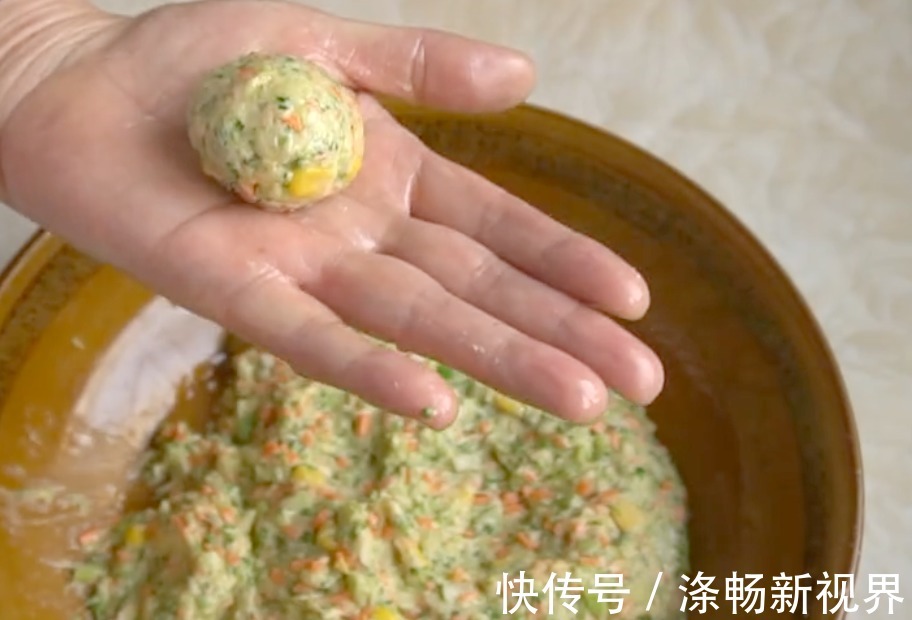 西兰花|西蓝花又出新吃法,不炒不炖不凉拌,做法简单,鲜香美味,超好吃