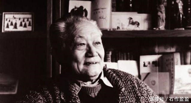 「叶君健」因翻译《安徒生童话》,丹麦女王授他和安徒生同样的奖