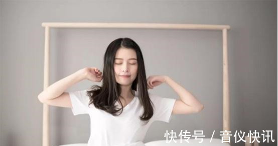 排便|人到中年想长寿,晨起要养成5个习惯,占了一个也健康长寿