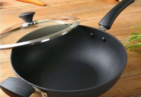 立马|锅底烧糊了,万万别用钢丝球擦教你用这招,立马让过焕然一新