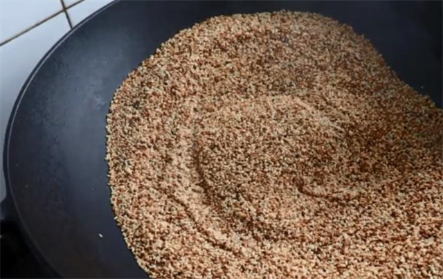 香味醇|教你在家自制芝麻香油，味道纯正浓郁，无添加剂，比买的还香