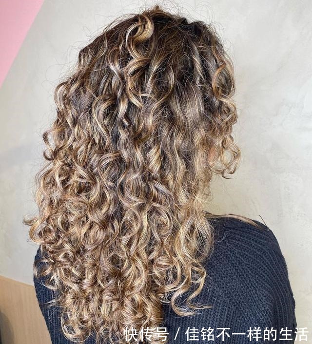 时尚 女发这样做,没想到如此美,是该换一换自己的发型了!