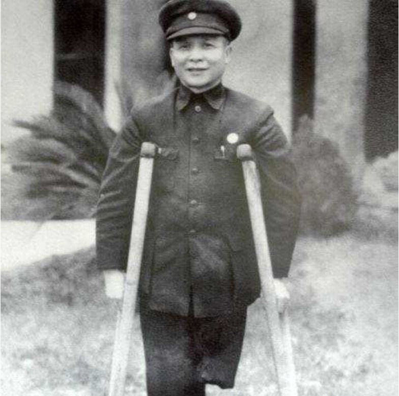 抗战|国军将领在抗战中失去一条腿,与孙立人将军齐名,死因至今是个谜