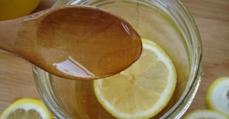 女人告别黄脸婆,常吃3种食物,养出好气色!