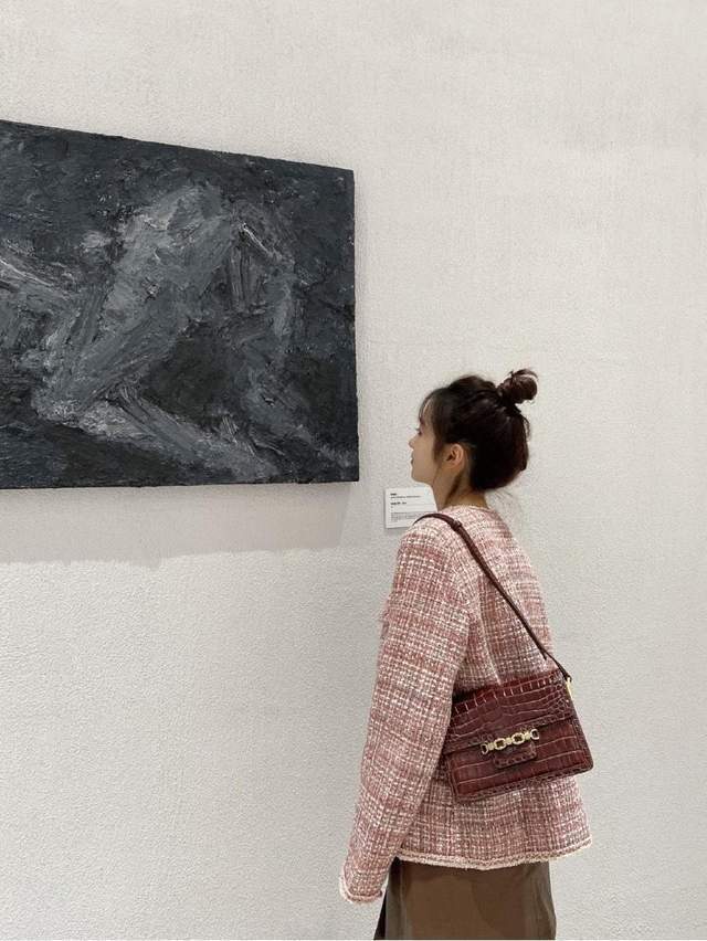 小个子|秋天一定要穿一次“小香风套装”,高级不说还显白,美进骨子里