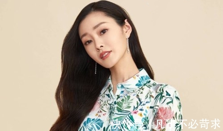 慵懒感 发型这么梳,大脸瞬间变小脸,8款方脸女生优选发型,婉约有时尚