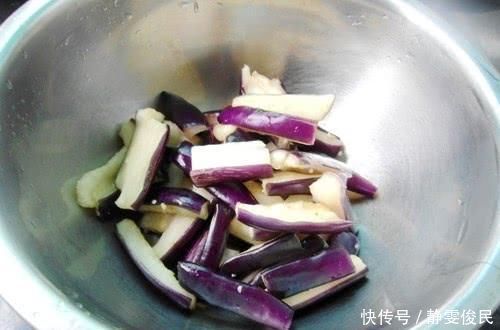 日本大学|炒茄子时第一步不要先放油,营养师:教你一招,茄子不油腻不变黑