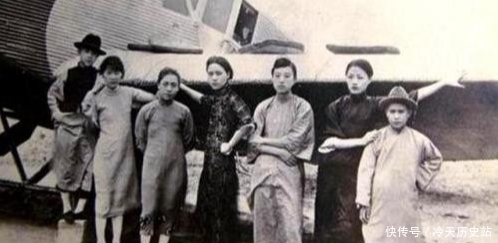 空前绝后|民国奇人张宗昌姨太太旧照:白俄五姐妹颜值出众,写的诗空前绝后