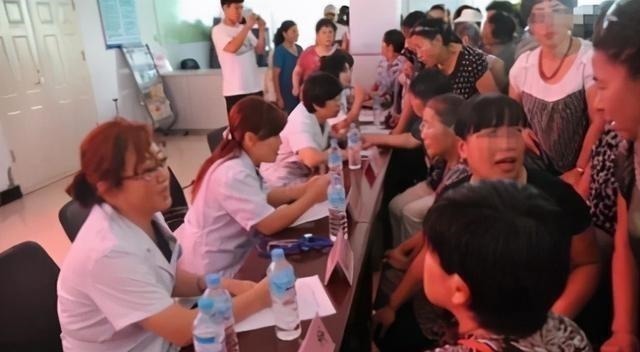 咳嗽|娃生病排号排到800多,宝妈崩溃投诉,儿科医生自“作”自受