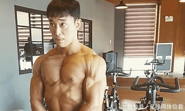 背阔肌|小伙健身八年,展示健美胸肌与背阔肌,网友身材挺好可惜是单身