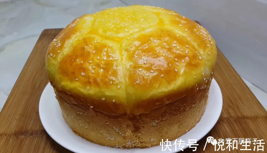 面包这么做太香了,加4个鸡蛋,不用烤箱也能一次成功,松软香甜