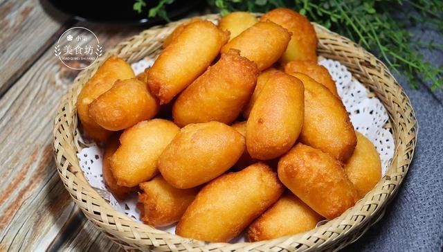 简单|玉米面新吃法,加2个鸡蛋,不蒸不烤,简单一做,出锅瞬间被抢光