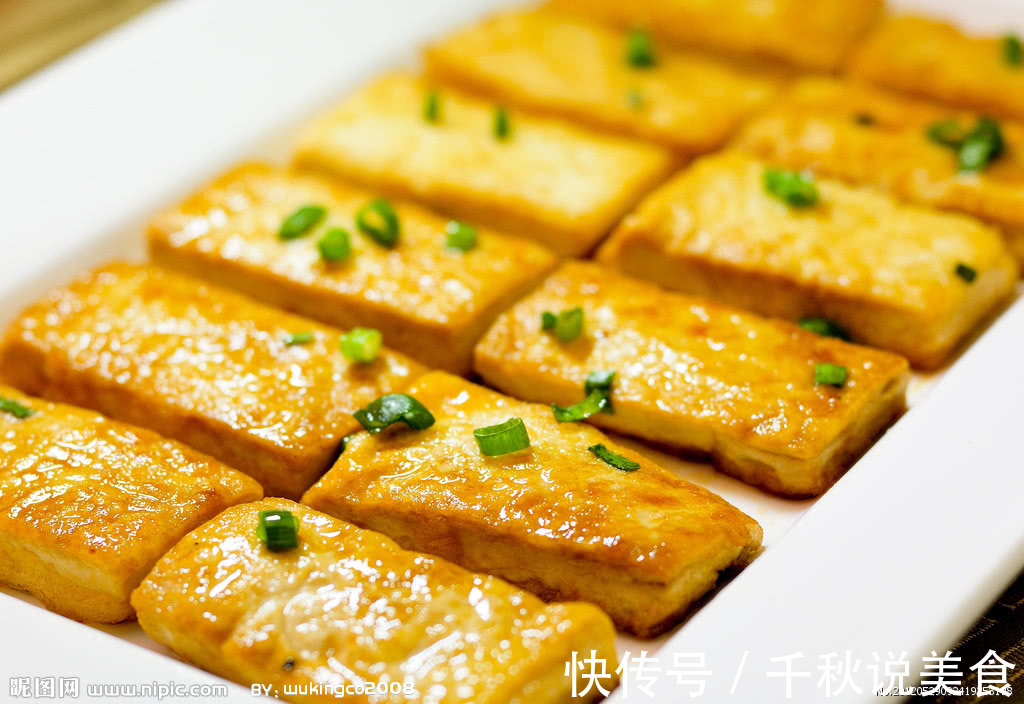 煎豆腐,下锅前多加这一步,豆腐才能金黄酥脆,不粘锅!