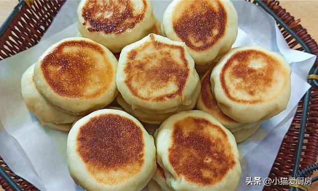 用山药制作的早餐饼,口感软绵,味道香甜,特别适合老人和孩子吃