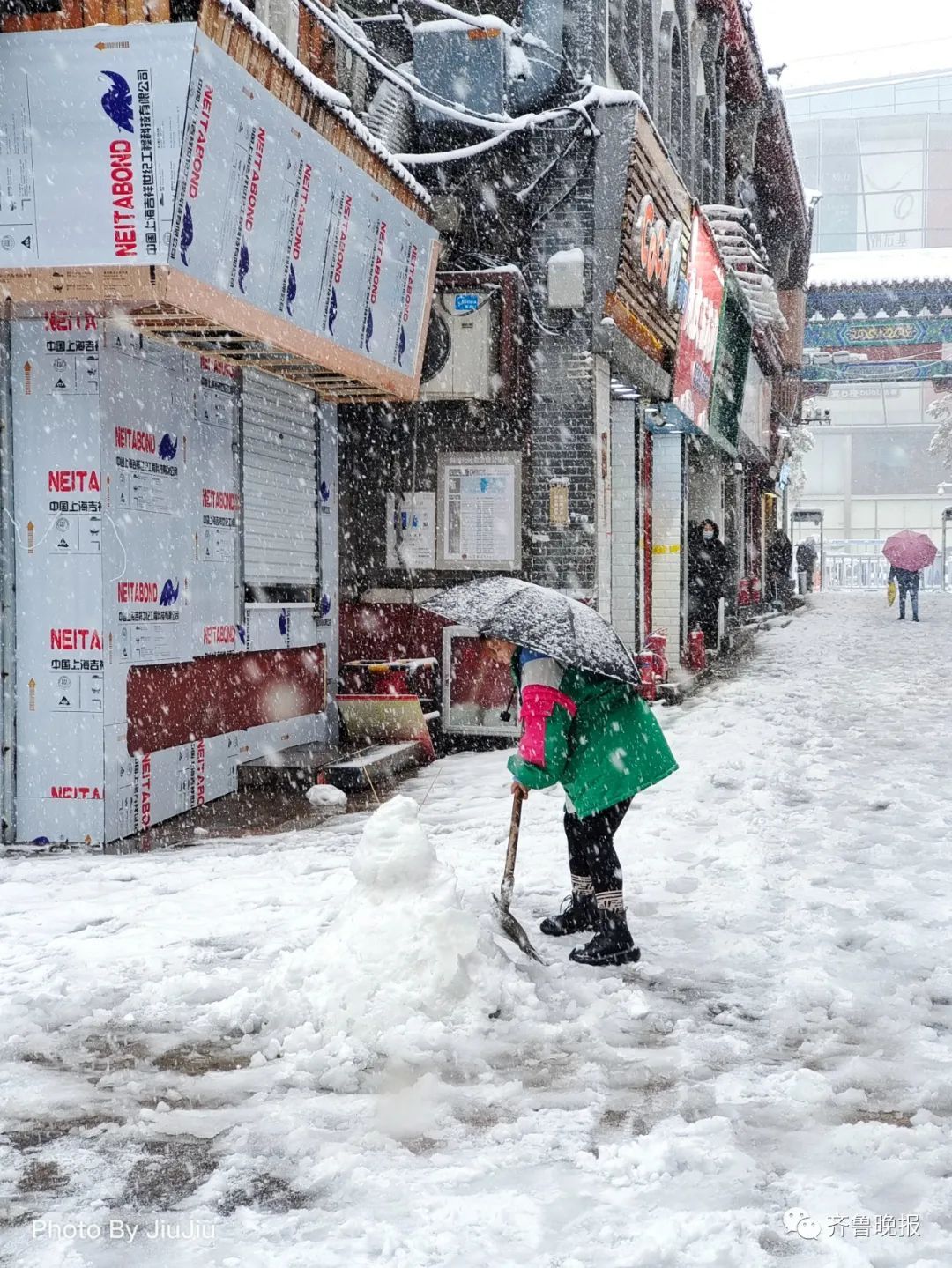 多云|济南已达暴雪！绕城高速关闭，多路公交停运，景区临时闭园，外卖小哥走着送餐...