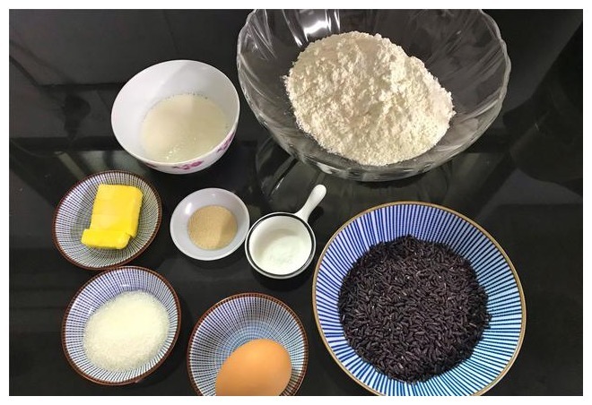 不加泡打粉,放凉了也不会硬的紫米华夫饼,松软香甜,孩子最爱