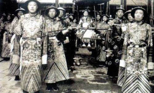 清末|慈禧的大权,为何在清末40余年,都没有一个人可以动摇?