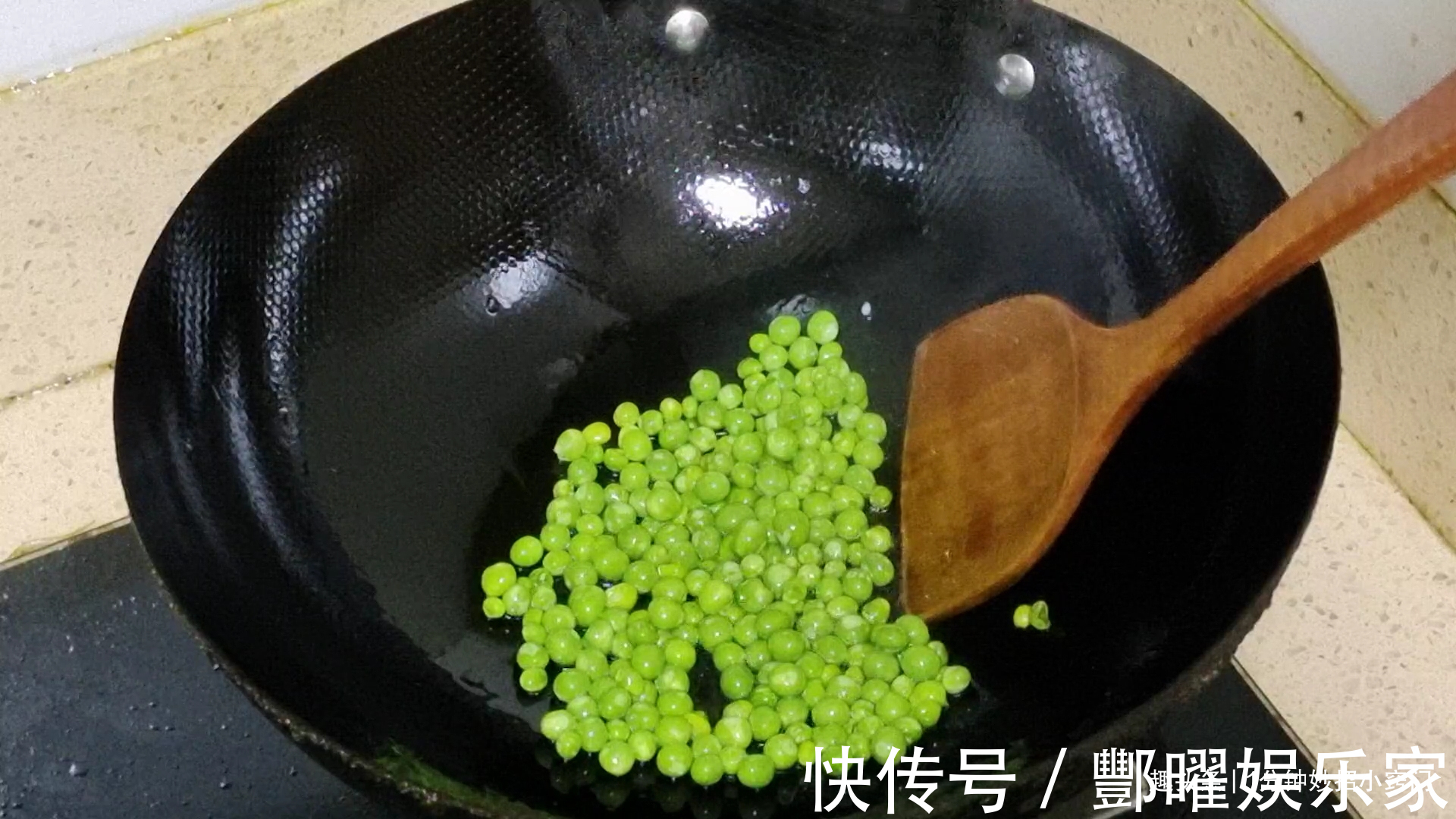 食用油|保存豌豆时,不焯水,不直接放冰箱,教你一招,放一年还新鲜